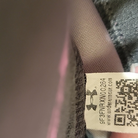 Under Armour gray with pink design size medium leggings - Picture 4 of 11